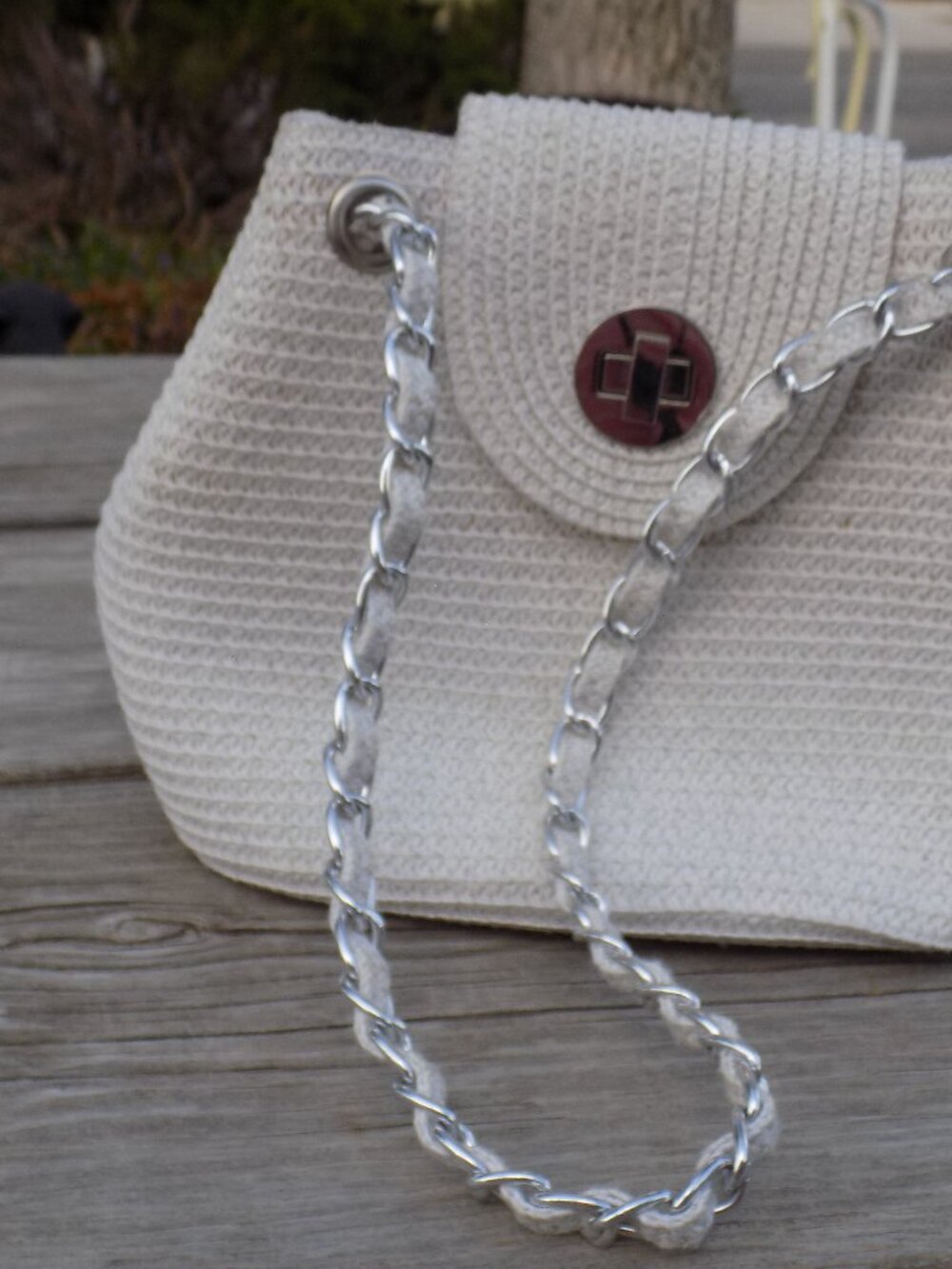 WHITE WEAVED PURSE No Maker Name  Good Condition *